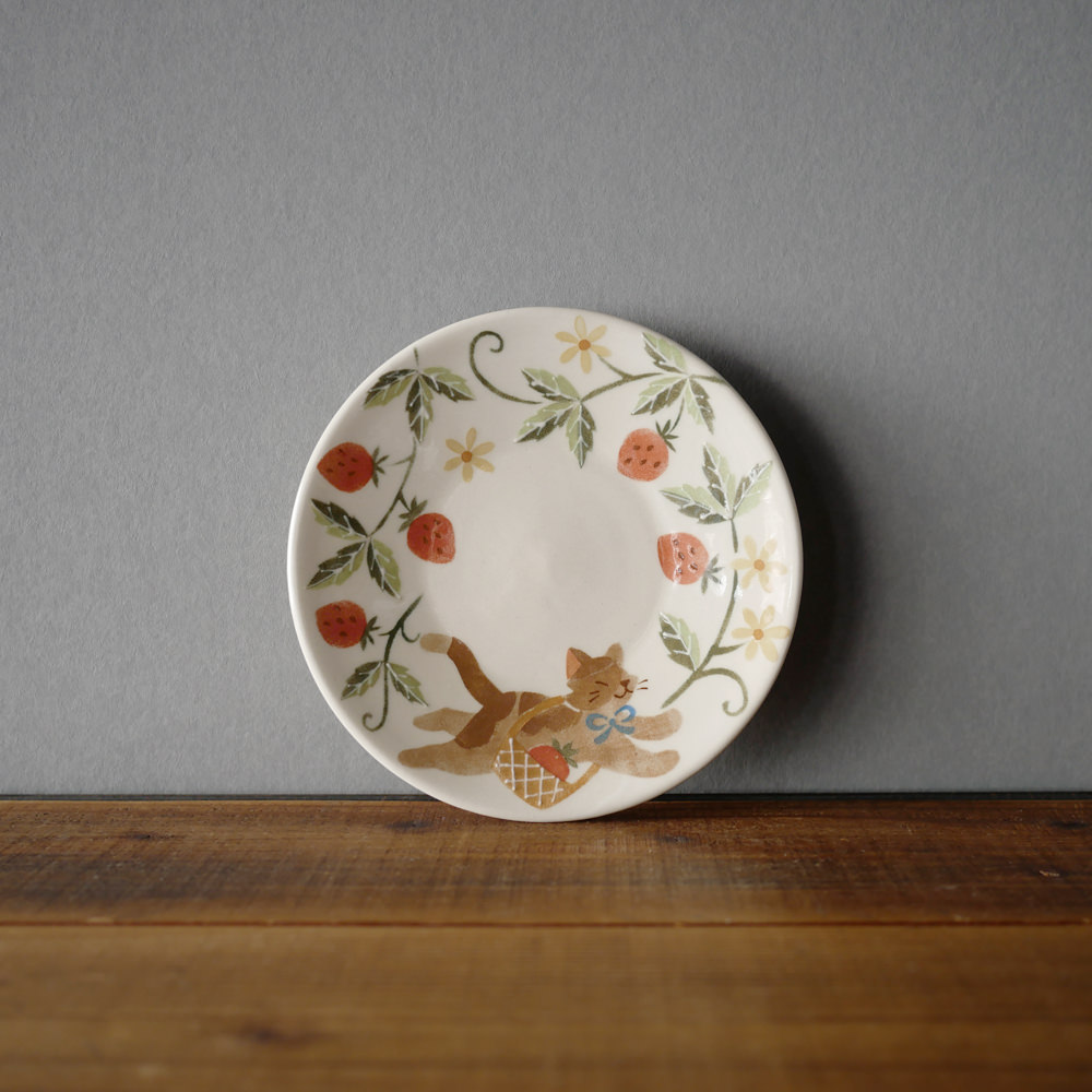 文鳥舎/平皿(猫と苺)