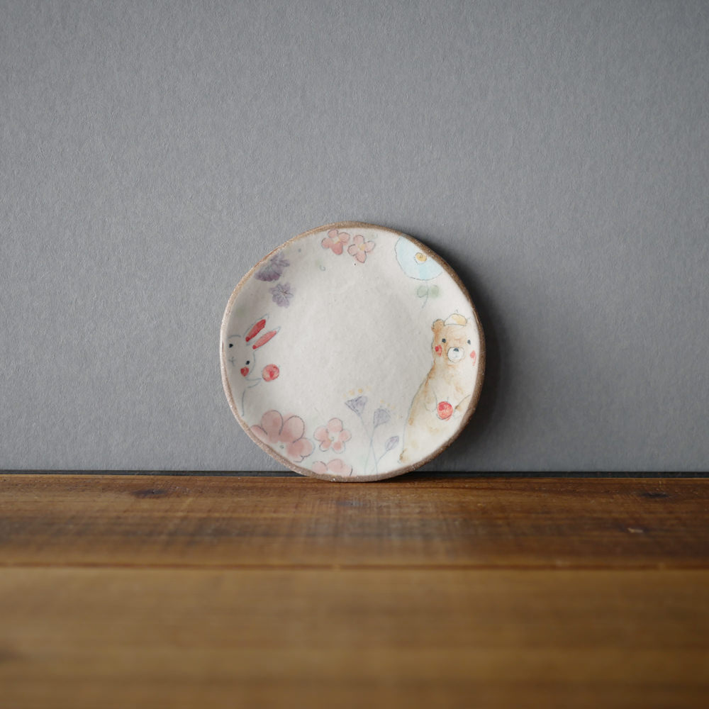 目片まゆみ/4寸皿(くまとうさぎ)1