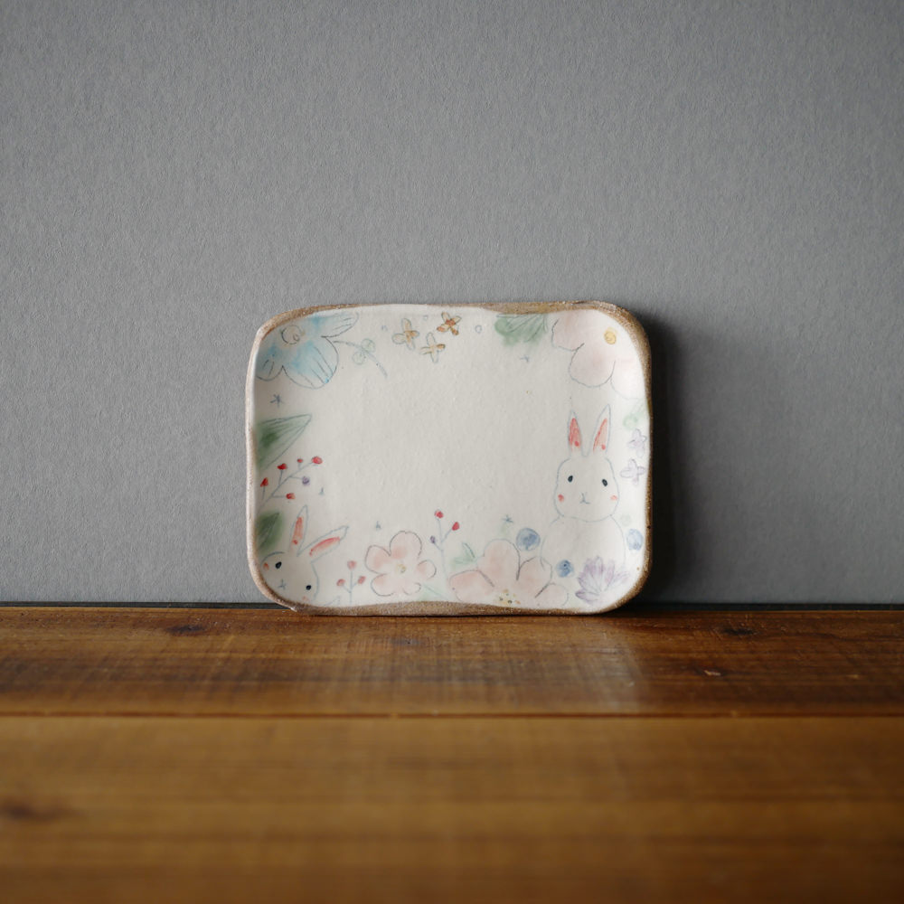 目片まゆみ/長方皿(17x13)うさぎ1