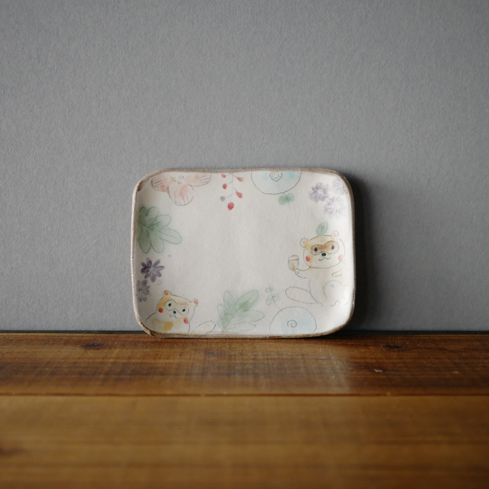 目片まゆみ/長方皿(17x13)たぬき3