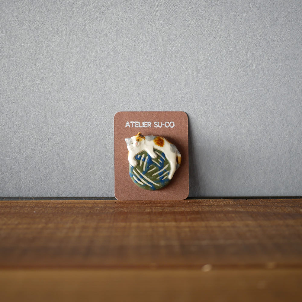 諏佐知子/ブローチ1