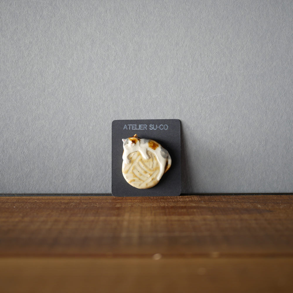 諏佐知子/ブローチ2