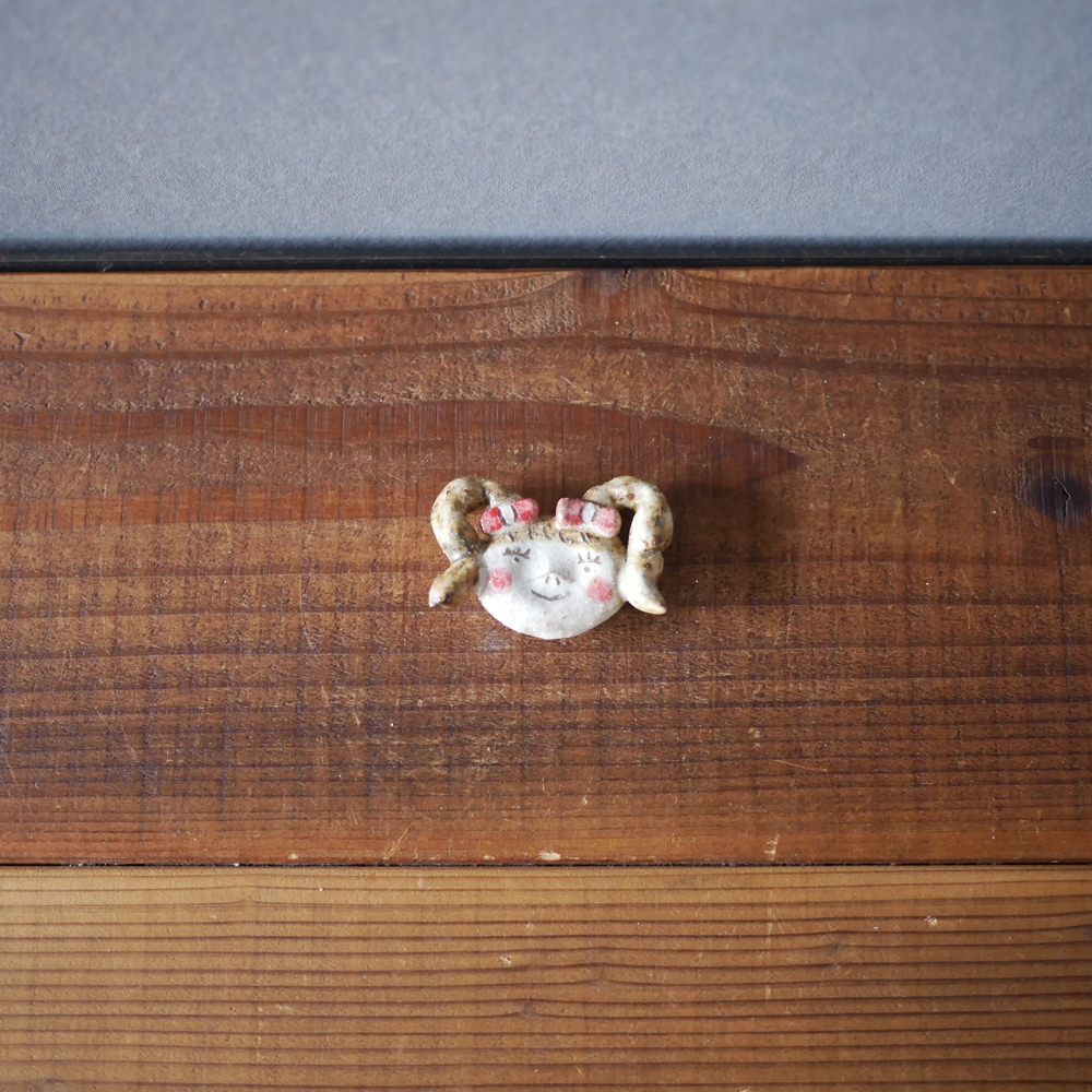 さのせいら/女の子のお箸置き(赤)2